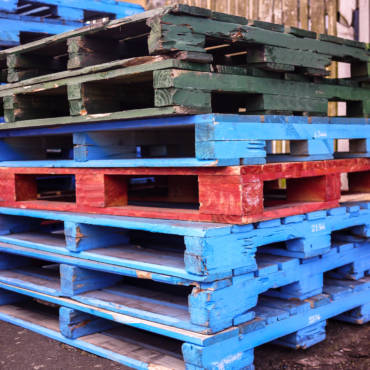 Signs It’s Time to Repair Your Wooden Pallets