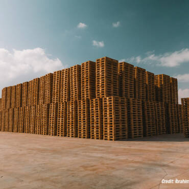 How to Choose the Right Pallets for Hazardous Material Transport: 7 Tips