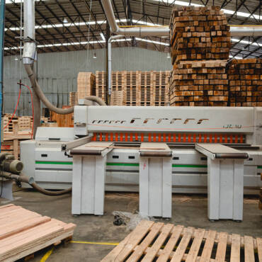 How Damaged Wood Pallets Slow Down Loading and Increase Safety Risks